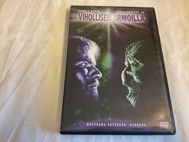 Vihollisen armoilla  (dvd)