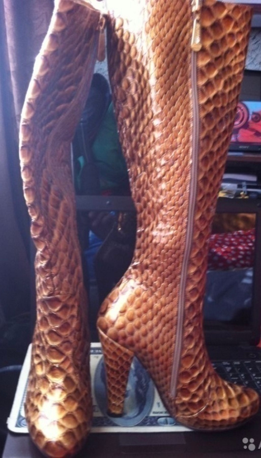 New leather boots.  Snake skin. Kengät koko 37