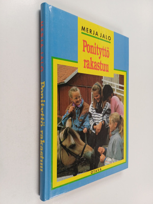 Merja Jalo : Ponityttö rakastuu