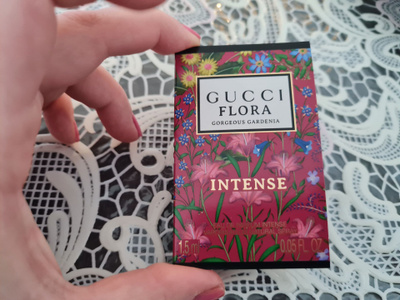 Hajuvesinäyte  Gucci Flora Intense