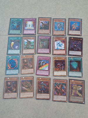 Yu-Gi-Oh kortteja