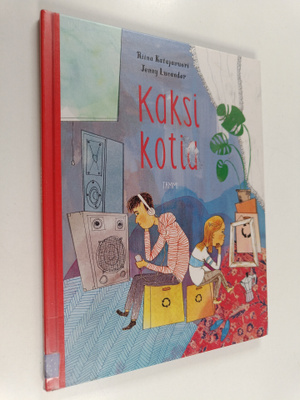 Riina Katajavuori : Kaksi kotia