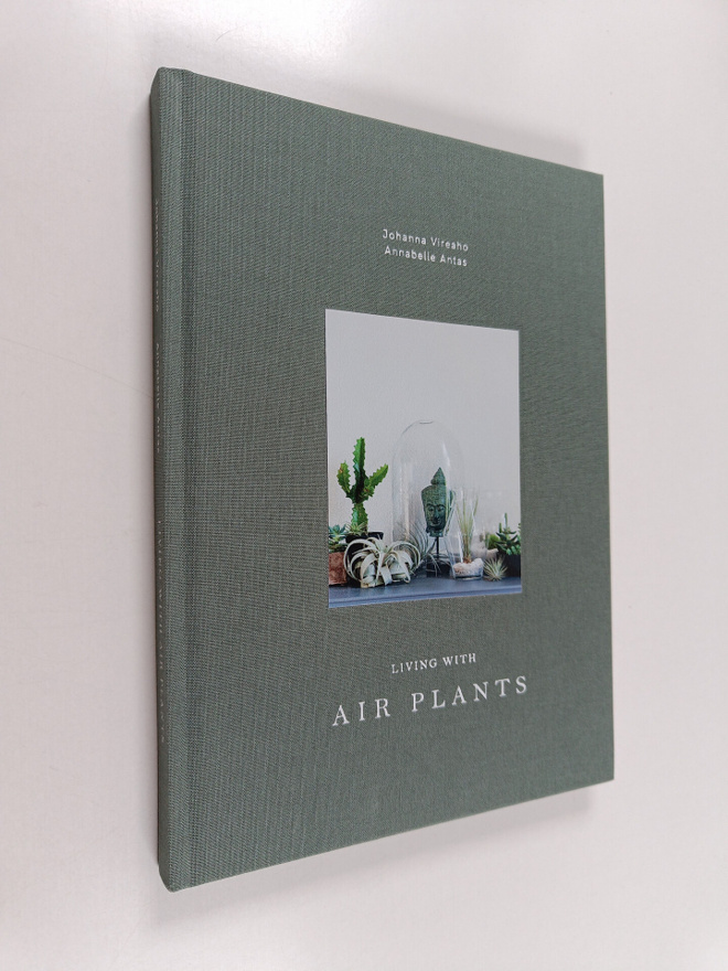 Johanna Vireaho ym. : Living with Air Plants