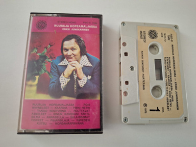 ERKKI JUNKKARINEN - RUUSUJA HOPEAMALJASSA c-kasetti