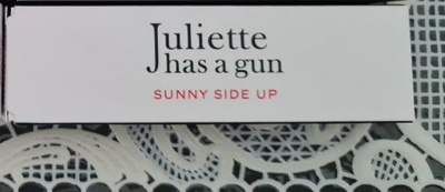 Hajuvesinminiatyyri Juliette Has a Gun Sunny Side Up