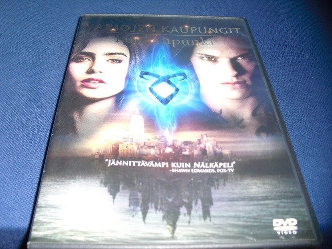 VARJOJEN KAUPUNKI (Lena Headey)***