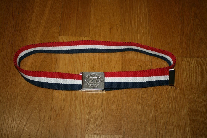 KappAhl Hampton Republic sini-valko-punainen vyö n. 80 cm