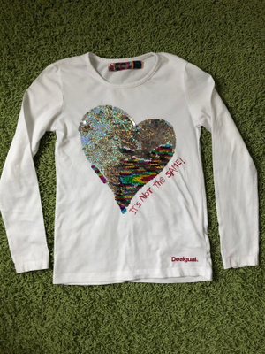 Desigual: pitkähihainen sydänpaita kääntöpaljeteilla 140 cm