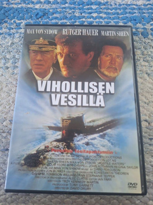 Vihollisen Vesillä