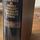 JUHLAKALEVALA JA AKSELI GALLENKALLELAN KALEVALATAIDE - pikkukuva 1