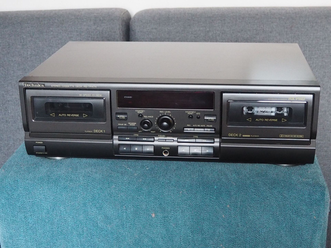 Technics tupladekki RS-TR474,postikuluineen pakettina.