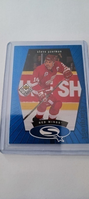 1998-99 UD Choice Starquest Blue Steve Yzerman #SQ18