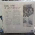 MILES DAVIES - AT NEWPORT 1958.EU -2018 LP UUSI - pikkukuva 2