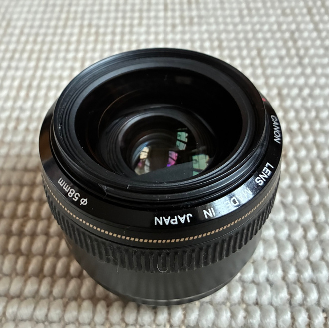 Canon EF 28 mm ja 100mm objektiivit