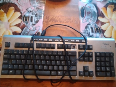 FUJITSU SIEMENS näppäimistö.