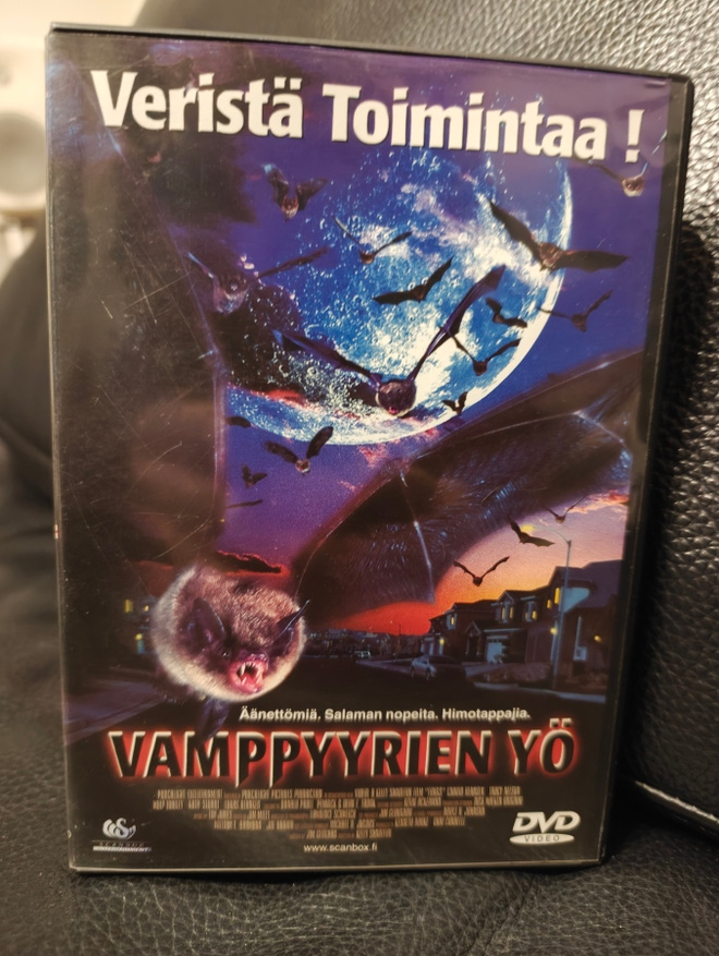 Vamppyyrien yö - Fangs (2001) DVD Suomijulkaisu
