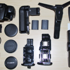 Canon EOS 400D, EF-S 18-55mm, Nissin salama, laukku ym - pikkukuva 3