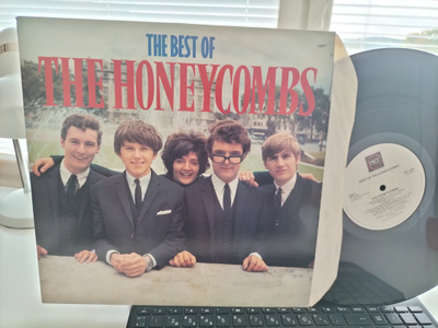 HONEYCOMBS, The Best of, LP UK -88 SIISTI KUNTO !!