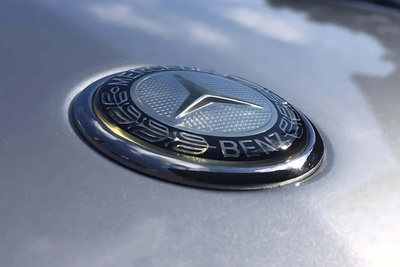 Mercedes-Benz lätkämerkki pystytähden tilalle, Kromi-sinin