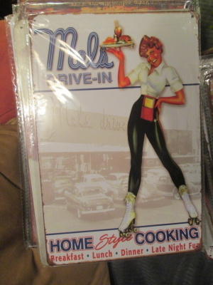 Peltikyltti American Graffiti. Mels Drive-In. Pin-Up
