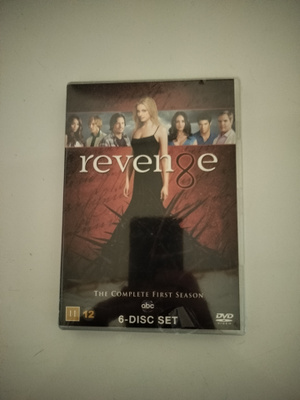 Revenge complete first season DVD muoveissa