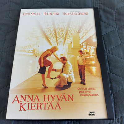Anna hyvän kiertää DVD
