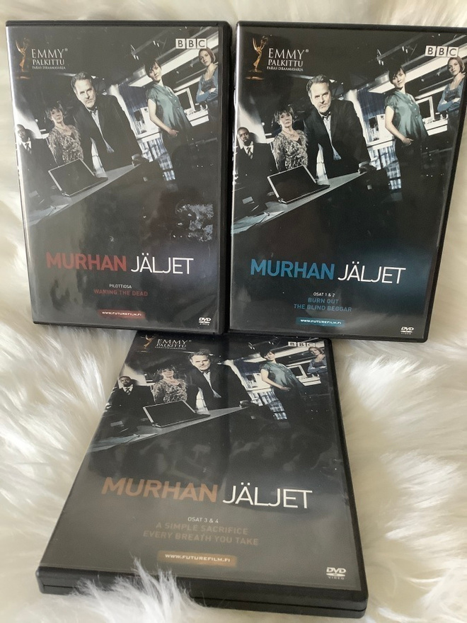 MURHAN JÄLJET (PILOTTIOSA + OSAT 1 & 2,3 & 4)