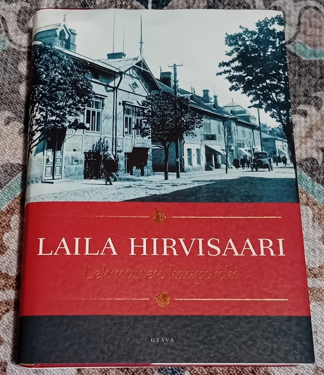 Laila Hirvisaari - Lehmusten kaupunki