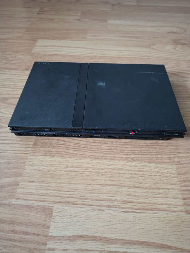 Playstation PS2, lukee vain sinisiä levyjä