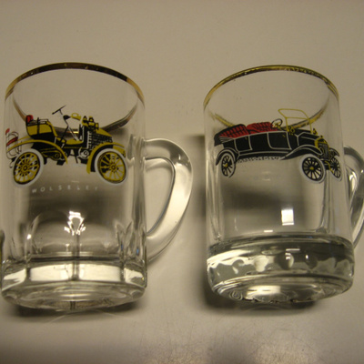 Pienet kolpakot; FORD ja WOLSELEY