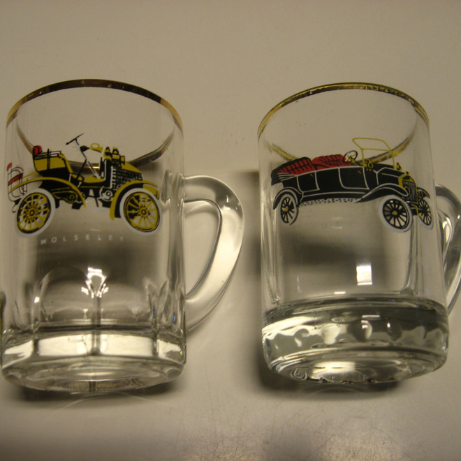 Pienet kolpakot; FORD ja WOLSELEY