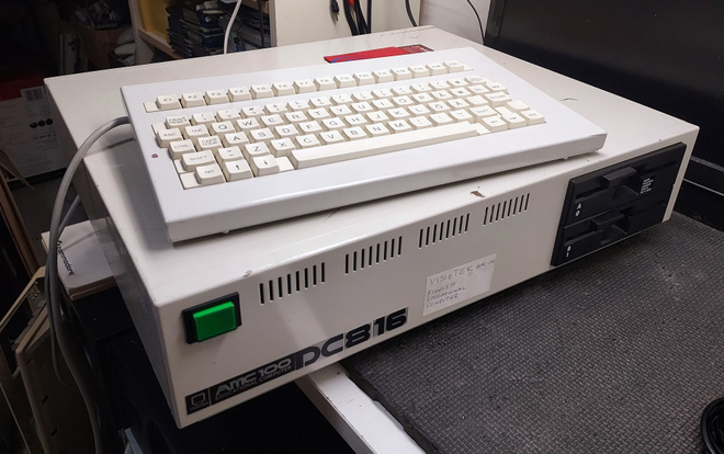 Visiotek AMC 100 DC-816 - suomalainen opetustietokone, CP/M