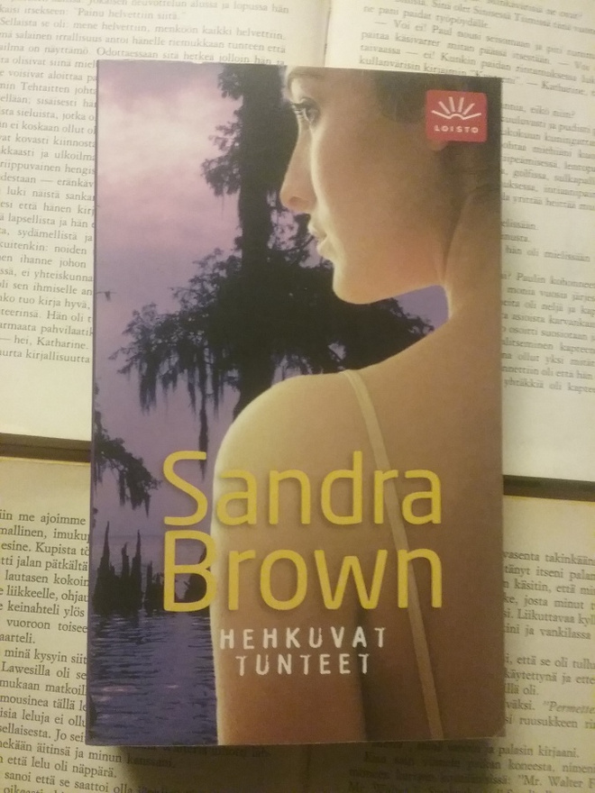 Sandra Brown - Hehkuvat tunteet (pokkari)