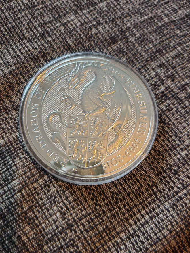 Queen’s Beast – Red Dragon of Wales 10oz Hopeakolikko