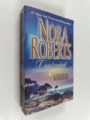 Nora Roberts : Captivated