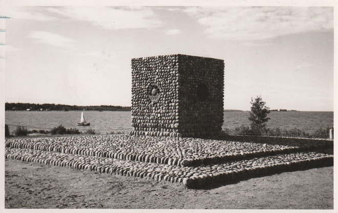 KOKKOLA - HALKOKARIN MUISTOMERKKI