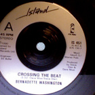 BERNADETTE WASHINGTON :: CROSSING THE BEAT :: VINYYLI 7"1990 - pikkukuva 3
