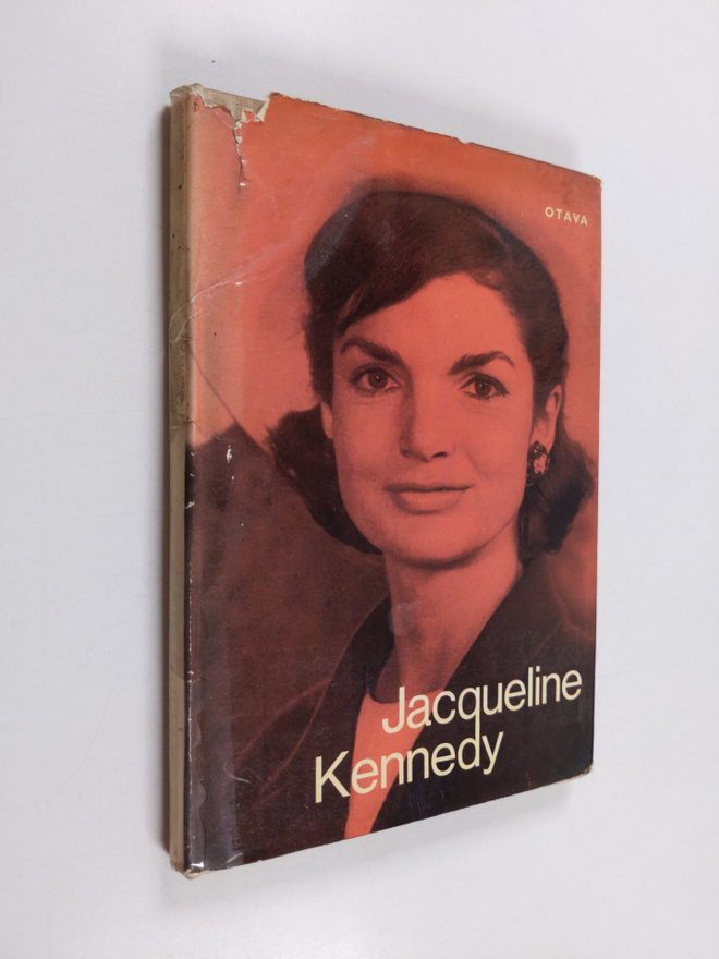 Aili ym. (Toim.) Palmen : Jacqueline Kennedy