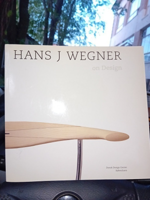 HANS J WEGNER : ON DESIGN ( SIS POSTIKULU  )