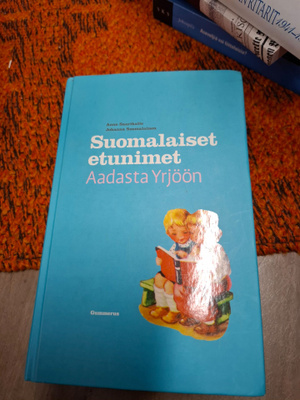 Suomalaiset etunimet aadasta Yrjöön