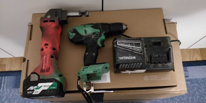 hitachi akkuporakone+akkunakertaja+laturi