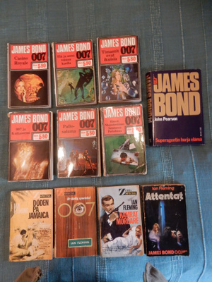 James Bond / alkuperäiset Ian Fleming kirjat pokkareina