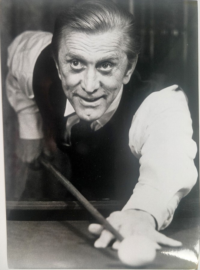 Pressikuva: Rakastettu Queenie (Kirk Douglas)
