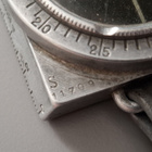 Suunto kompassi Suojeluskunnan  leimalla ja numeroinnilla. - pikkukuva 4