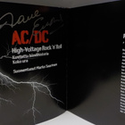 AC/DC - HIGH VOLTAGE ROCK 'N' ROLL KIRJA + EVANS NIMMARI - pikkukuva 2