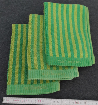 Marimekko vihreä raita käsipyyhe