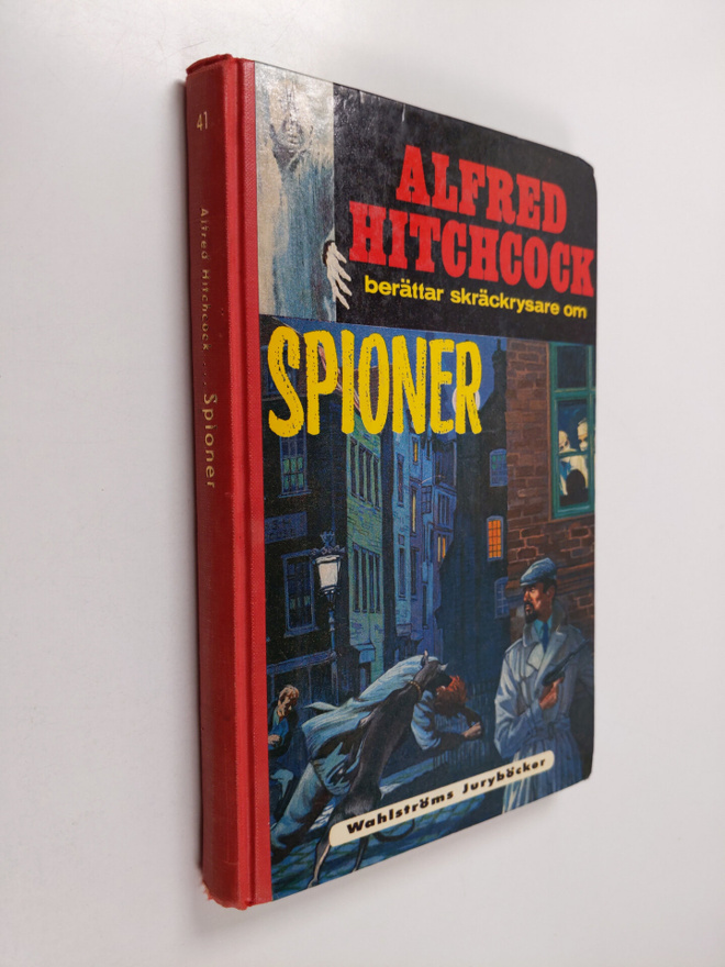 Alfred Hitchcock berättar skräckrysare om spio