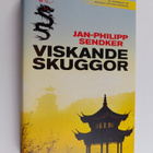 Jan-Philipp Sendker : Viskande skuggor - pikkukuva 1