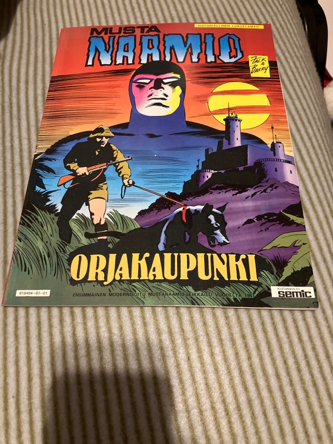Mustanaamio - Orjakaupunki 1987