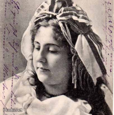 NAINEN / Edwardiaanisen ajan nuori nainen. 1900-l.